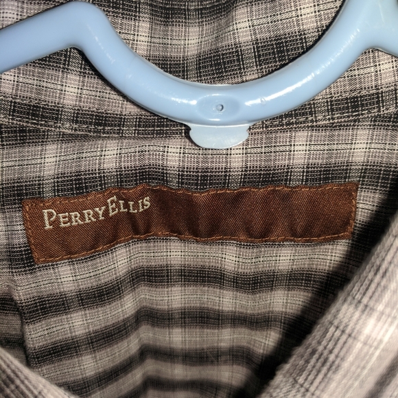 Perry Ellis Casual Men's Button Down - Picture 3 of 4